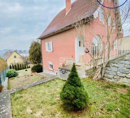 Stylisch renoviertes Einfamilienhaus, mit traumhaftem Blick auf die Burg Raabs!