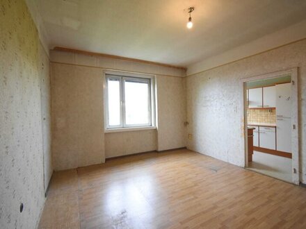 ++NEU++ Sanierungsbedürftige 2-Zimmer Altbau-Wohnung!