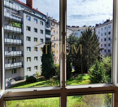 Neubauwohnung mit Aussicht in begrünten Hof