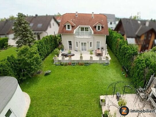 Oberwaltersdorf: Haus am Schlosssee in idyllischer Grünruhelage auf Eigengrund