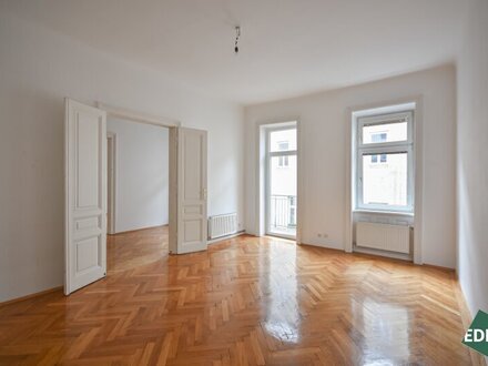 WG-Geeignet: Charmanter 4-Zimmer-Altbau mit Balkon und separater Küche