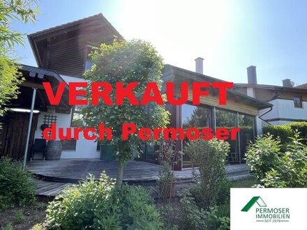 großes Wohnhaus mit Wintergarten, schönem Ausblick und Seebenützung - zu verkaufen