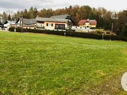 Baugrundstück in ruhiger Waldrandlage