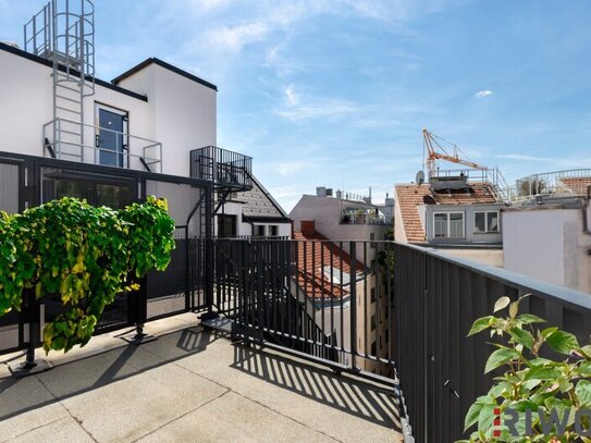 LOFTARTIGE NEUBAUWOHNUNG MIT BALKON AUF WOHNEBENE UND DACHTERRASSE II ERSTBEZUG II NÄHE SIEBENBRUNNENPLATZ II