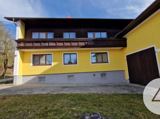 Gepflegtes Großfamilienhaus mit Garagen, Lagerraum – Naturnahe!