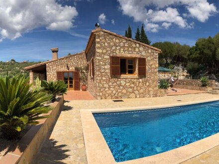 Naturstein-Finca mit herrlichem Panorama-Meerblick in Son Servera, Mallorca