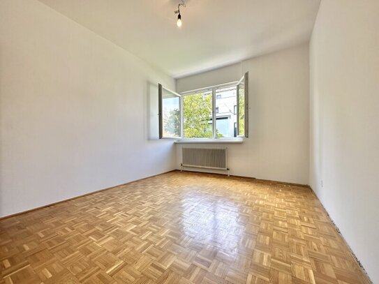 Sehr geräumige zentral begehbare 4 Zimmer mit sonniger Loggia - Familien- oder WG-Wohnung in Ruhelage mit Erweiterungsp…