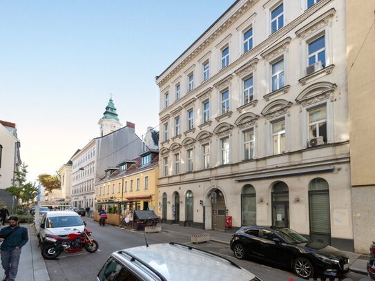 Zieglergasse | Sanierungsbedürftige Altbauwohnung | Komplett in den Innenhof gerichtet