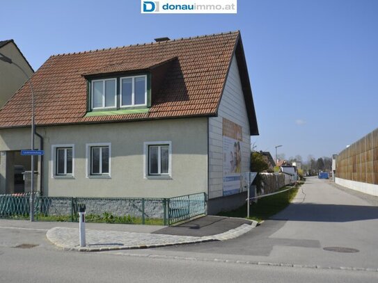 Sanierungsbedürftiges Haus mit kleinem Garten in netter Lage in Hadersdorf am Kamp