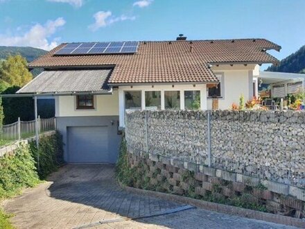 In Kärnten, in Feldkirchen, erwartet Sie ein modernes Einfamilienhaus, umgeben von zahlreichen Badeseen sowie Ski- und…