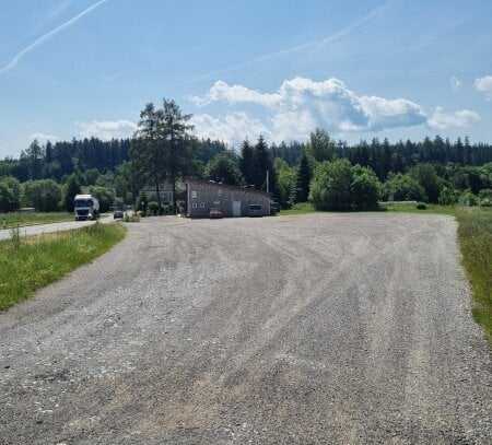 Beliebtes Imbisslokal an gut befahrener Straße im Waldviertel.