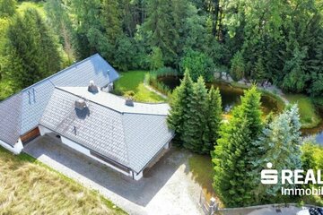 Idyllisches Eigenheim: Landhaus-Villa in Scharten mit ca. 300m², Schwimmteich mit Wasserfall und 2 Garagen, uvm.