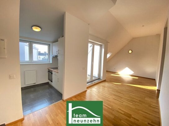 Moderne Dachgeschosswohnung mit großer Terrasse nahe Arthaberplatz in ruhiger Seitengasse! Hohe Decken und Traumbad mit…