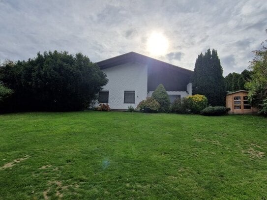 Gepflegter Bungalow mit idyllischen Garten!