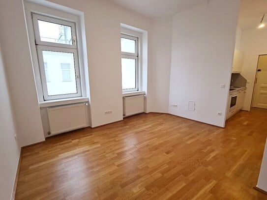 WIEDNER HAUPTSTRASSE, 36 m2 Altbau, 2 Zimmer, Komplettküche, Wannenbad, Parketten, 1. Liftstock