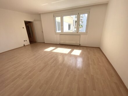 NÄHE ALTE DONAU: Hofseitige 2-Zimmerwohnung mit komplett neuer Küche