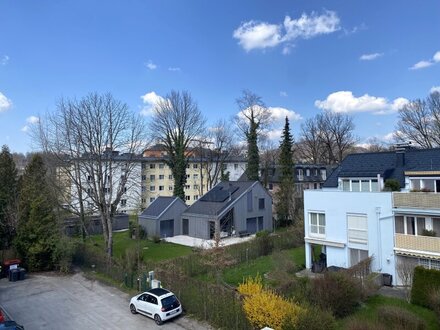 Großzügige 2-Zimmer Dachgeschosswohnung im Nonntal!