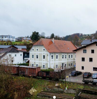 Großes Althaus mit 2 Wohnungen, großen Nebenflächen und völlig neuer Biomasseheizung