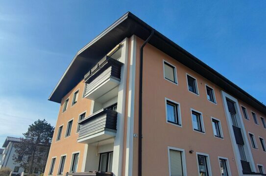Selfman - renovierungsbedürftige 3-Zimmer-Wohnung in Ruhelage in Obertrum