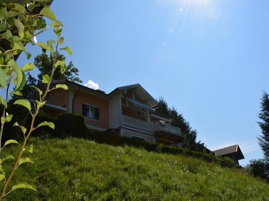 Charmanter Hausanteil mit viel Liebe in`s Detail! Erstklassige Wohnlage "Mondsee-Hilfberg" mit Seeblick und Bergblick!