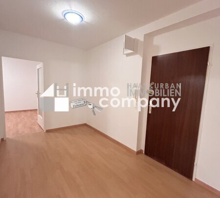 Helle 2-Zimmer-Wohnung mit Loggia und Garage in zentraler Lage - perfekt für Pendler!