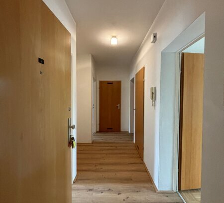 Geförderte 3-Zimmer Wohnung mit Loggia und Parkplatz in zentraler Lage in St. Georgen an der Gusen! Umgeben von perfekt…