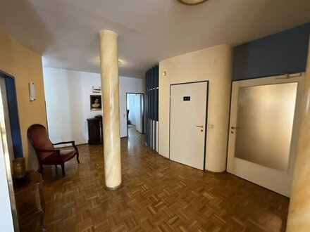 Ordinationsräumlichkeit mit 4 Tiefgaragenplätzen im Klagenfurter Zentrum.