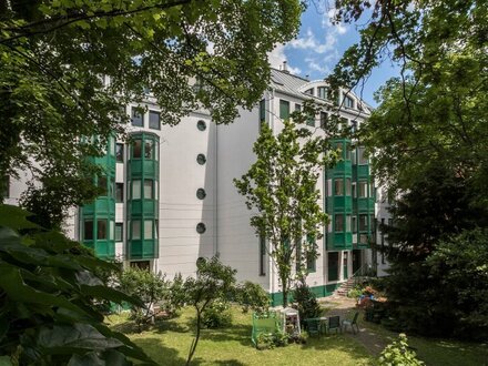 Top-sanierte Dachgeschoß-Garconniere in urbaner Döblinger Lage!