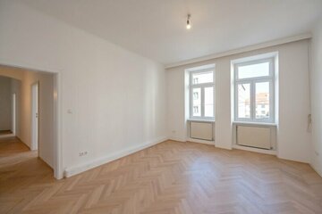 ++NEU++ Tolle 4-Zimmer ALTBAU-Wohnung mit Balkon, guter Lage, schöner Altbau!