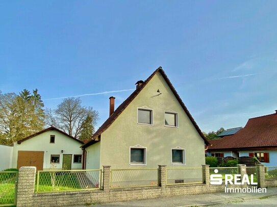 Sanierungsbedürftiges Einfamilienhaus mit großem Grundstück - Lichtenegg