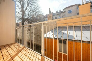 +.+NEU+.+ sanierungsbedürftige 3-Zimmer ALTBAUWohnung - mit Balkon!