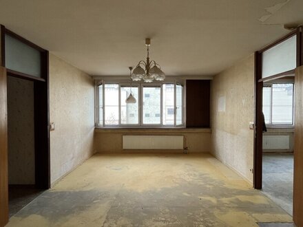Helle Zweizimmerwohnung mit großem Potential beim Millennium Tower