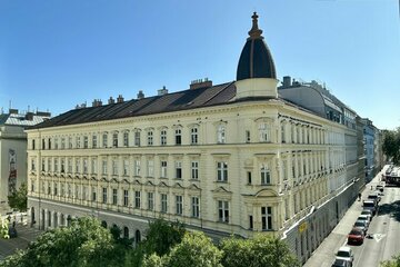 "AH11" Geniale Altbauwohnung mit herrlichem Grünblick im Erstbezug!