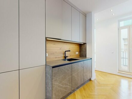 Erstbezug - Repräsentative 4-Zimmer Altbauwohnung inkl. Designerküche und Balkon