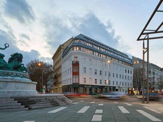 Sanierungsbedürftige, charmante 4-Zimmer-Wohnung mit großem Potenzial zur individuellen Gestaltung in repräsentativem A…