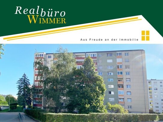 Helle 4-Zimmer-Wohnung mit verglaster Loggia im obersten Geschoss