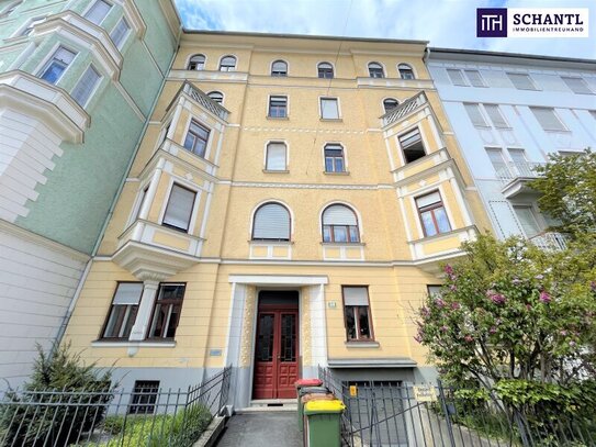 MIT BALKON! Tolle Altbauwohnung mit idyllischem Innenhof-Balkon, 2 Zimmer, mitten in der City! Besser geht´s nicht - di…