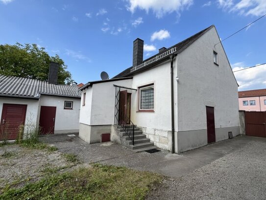 Renovierungsbedürftiges Haus in zentraler Lage der Gemeinde Sollenau