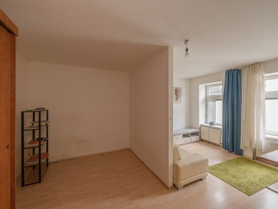 **NEU** renovierungsbedürftige 1-Zimmerwohnung - großes Umbaupotenzial!!