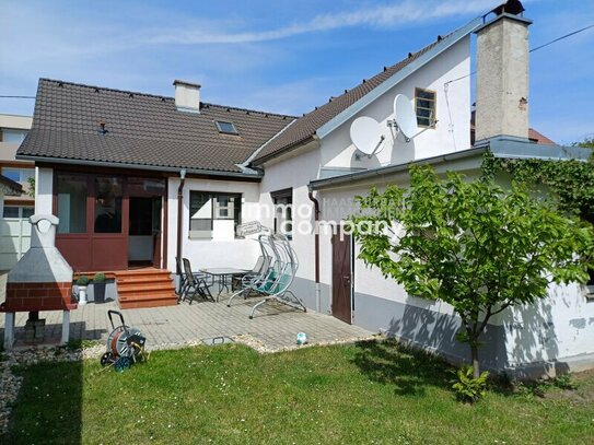 Einfamilienhaus mit Garten,Terrasse, Loggia und Garage für 490.000,00 €!