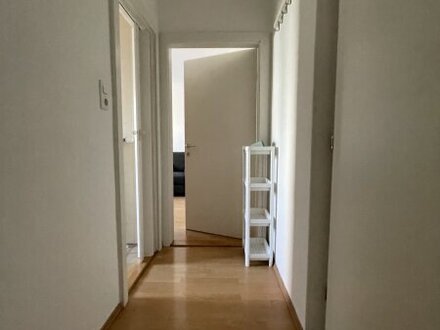 Schöne 2-Raumwohnung im Zentrum von Steyr - Münichholz! Diese rd. 50 m² Wohnung befindet sich im Erdgeschoß, Kellerabte…