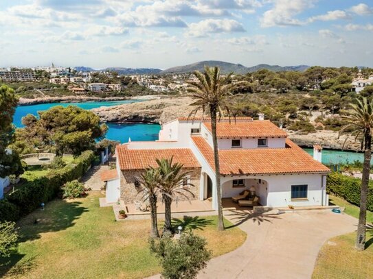 Villa in einzigartiger Lage an der Strandbucht Cala Anguila / Mallorca mit Vermietungs-Lizenz