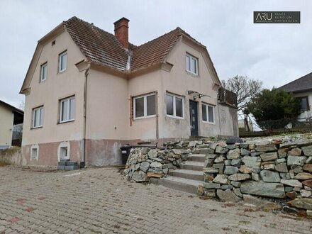 Idyllisches Haus mit viel Potenzial