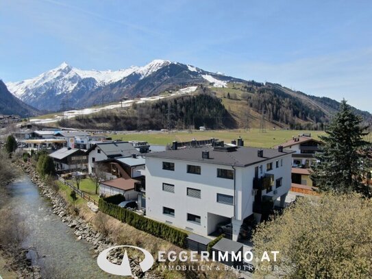 Moderne, neuwertige Büro-, Praxisfläche-, Geschäftsfläche in Kaprun, Hubtisch, großer Lagerraum ca. 107 m2 zu vermieten