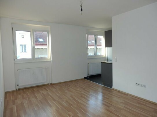 Ideale kleine 2 Zi NB-Wohnung mit perfekter Aufteilung - U4 !!