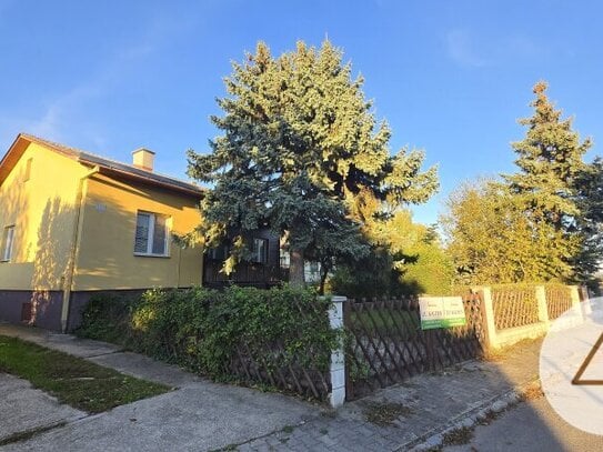 Ein/Zweifamilienhaus in idyllischer Lage * KFZ Garage * Einfahrt aufs Grundstück