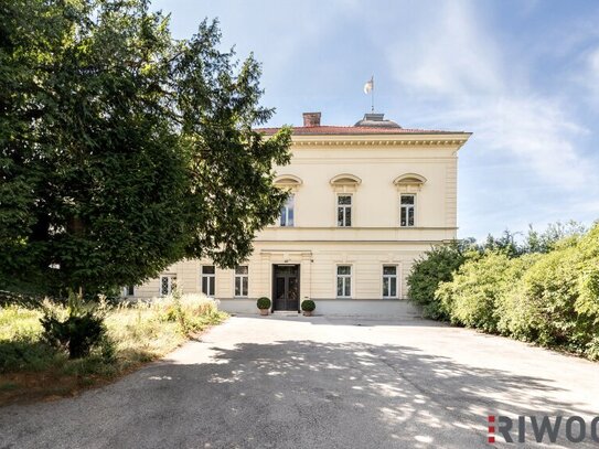 Herrschaftliches Haus | Gartenwohnung mit ca. 204m² Wohnfläche & 4,40m Raumhöhe | sanierungsbedürftig | Parkplatz