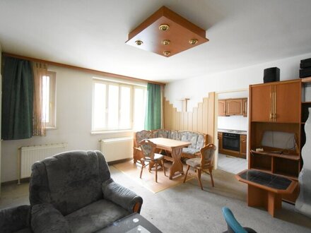 ++NEU++ Renovierungsbedürftige 3-Zimmer Altbauwohnung mit viel Potenzial.