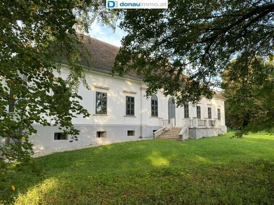 Bezauberndes Schloss mit 5 ha Schlosspark an der Grenze zu Österreich (Ungarn)