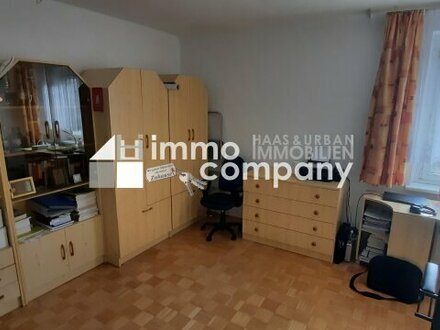 Moderne Etagenwohnung mit Loggia und Stellplatz in zentraler Lage - ideal für Familien!